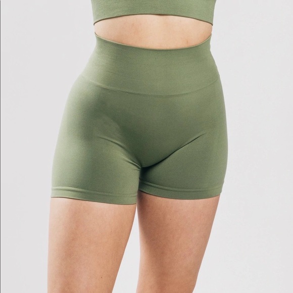SOLD Alphalete Amplify 3.5” short Dusty Green - Picture 3 of 3